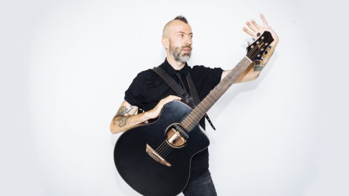 jon gomm ibanez photo Tom Martin